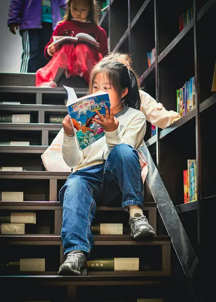 Enfant qui lit